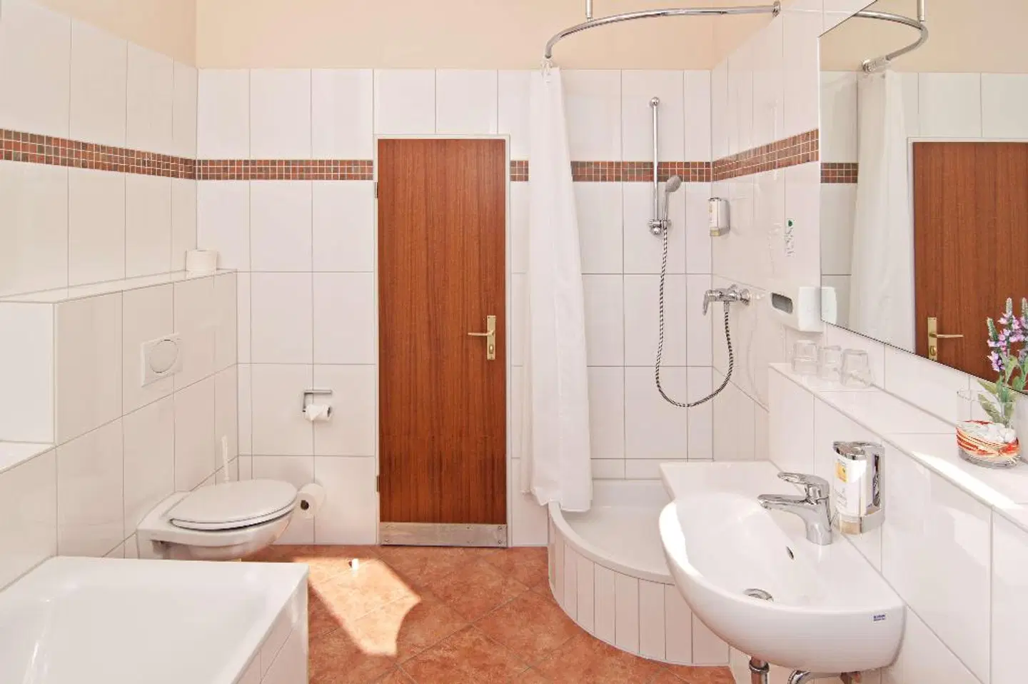 Garner Hotel Hamburg - Graf Moltke Badezimmer