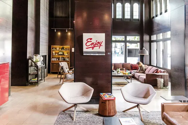 Hotel Max Bar