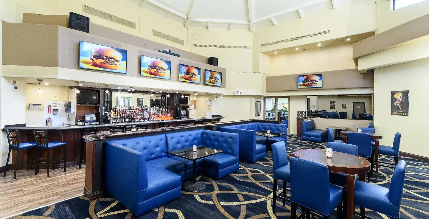 Alexis Park All Suite Resort Bar