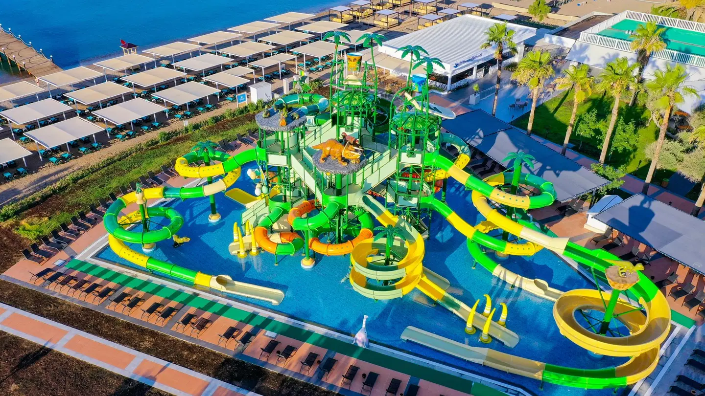 Crystal Centro Resort OUTDOOR_POOL