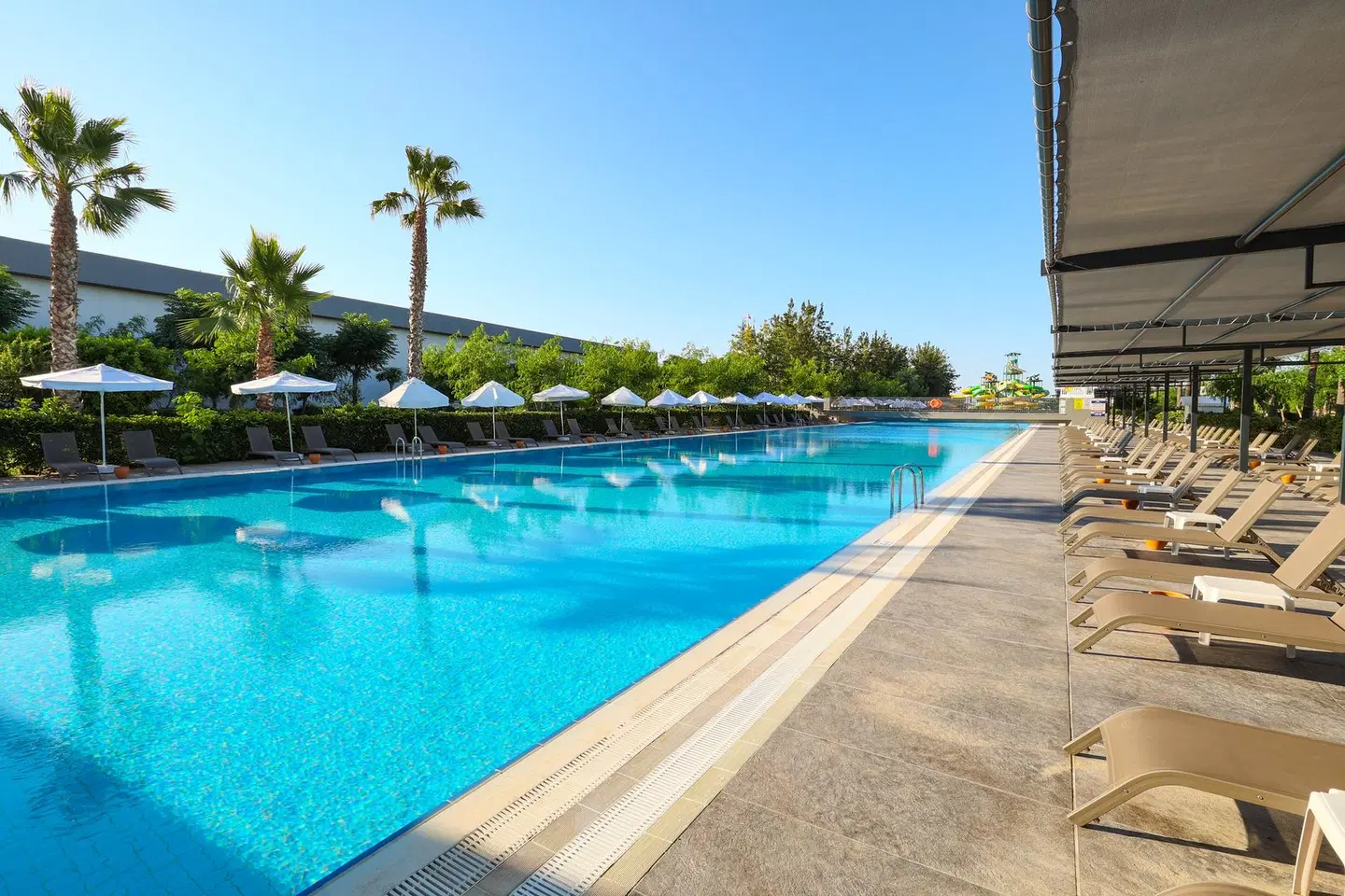 Crystal Centro Resort OUTDOOR_POOL