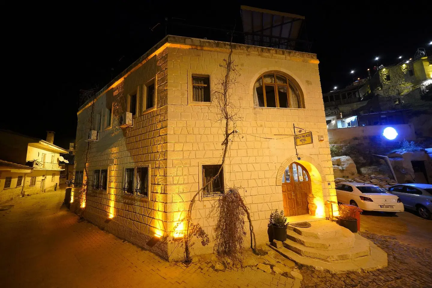 Arch Palace EXTERIOR