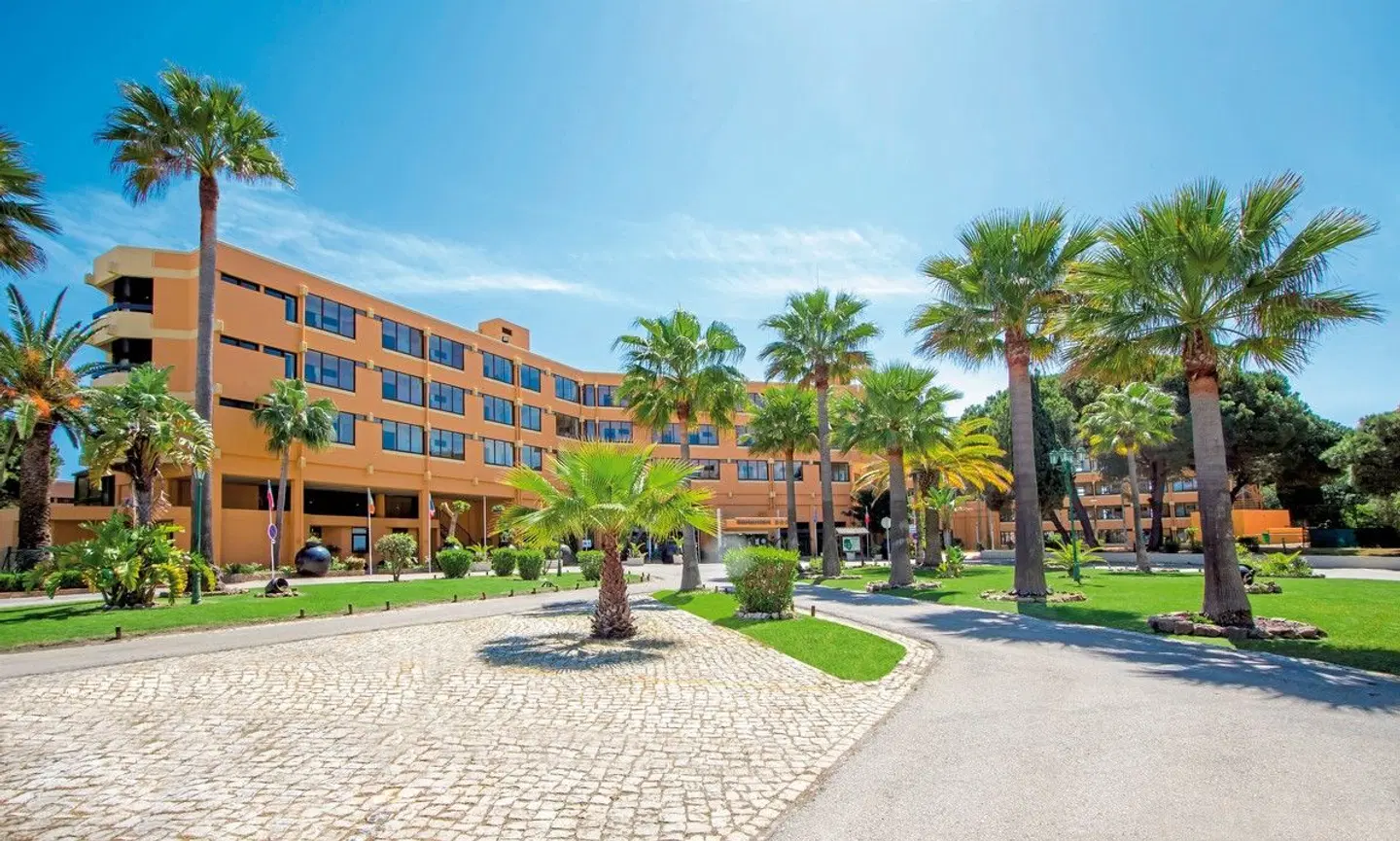 Auramar Beach Resort EXTERIOR