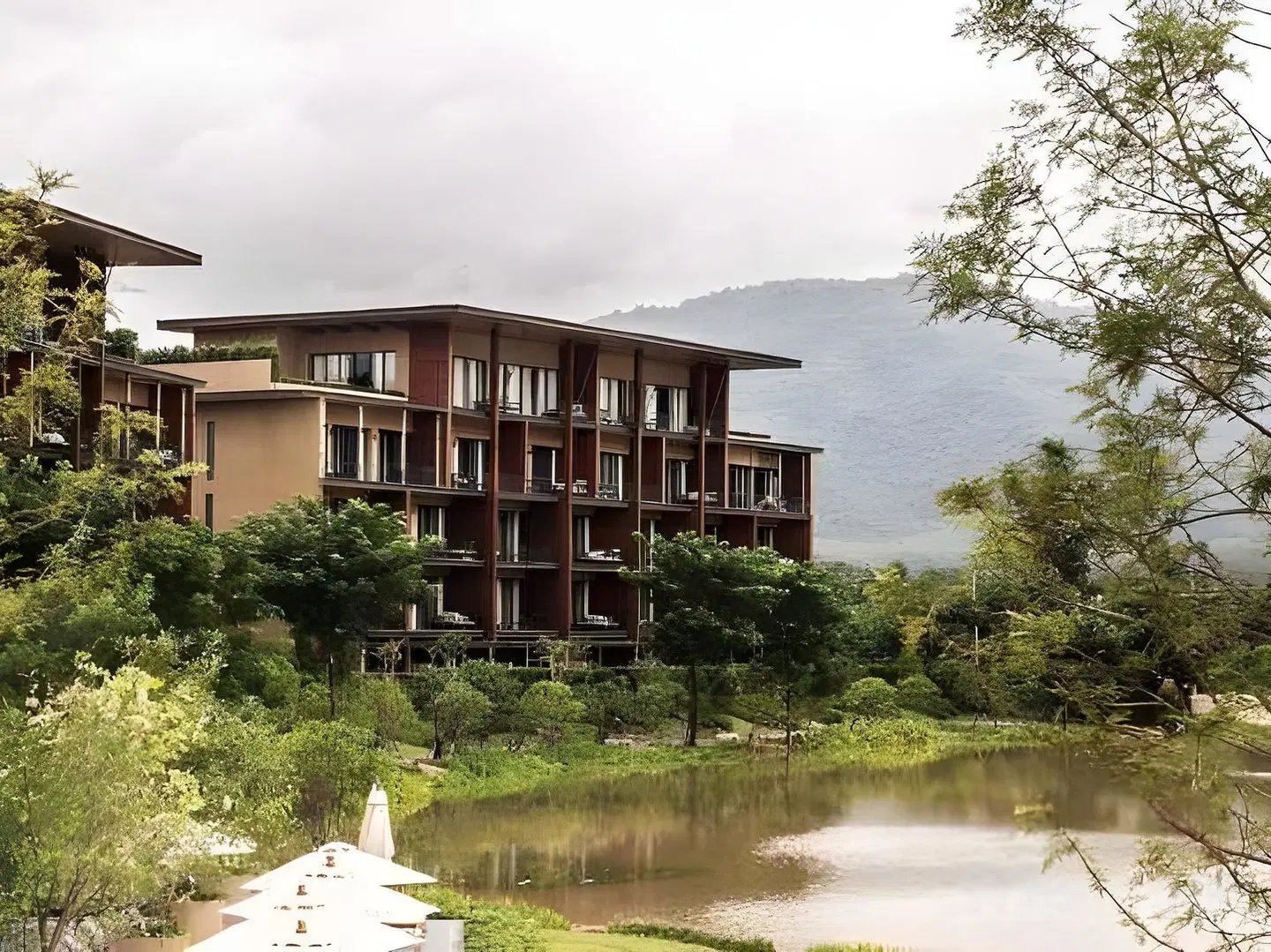 atta Lakeside Resort Suite EXTERIOR