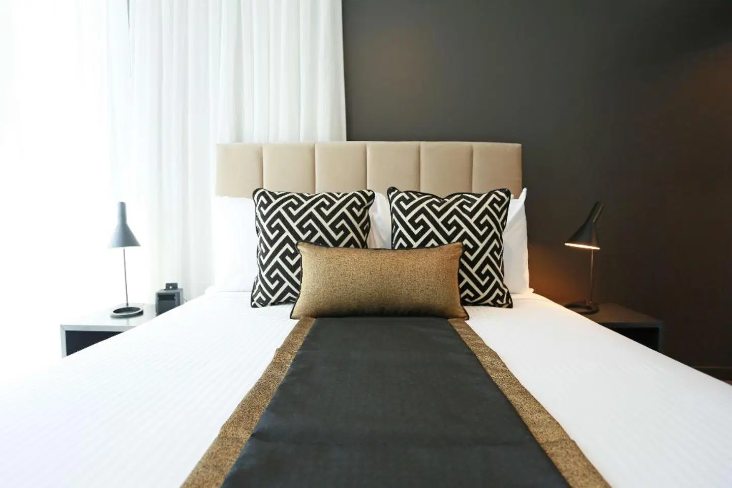 Alex Perry Hotel & Apartments ROOM_EXAMPLE