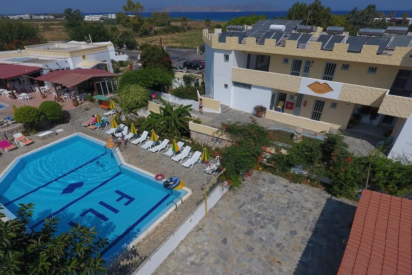 Fili Hotel Apartments OUTDOOR_POOL