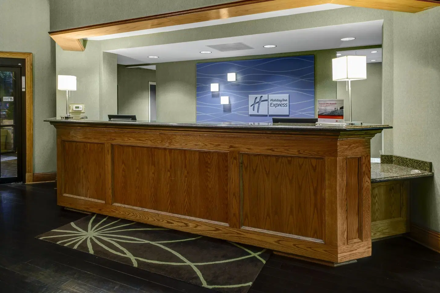 Holiday Inn Express & Suites Atlanta Buckhead by IHG LOUNGE_LOBBY