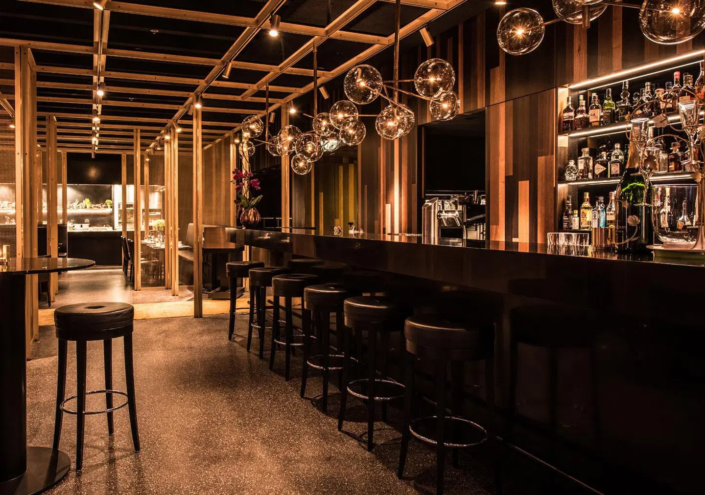 Empire Riverside Bar