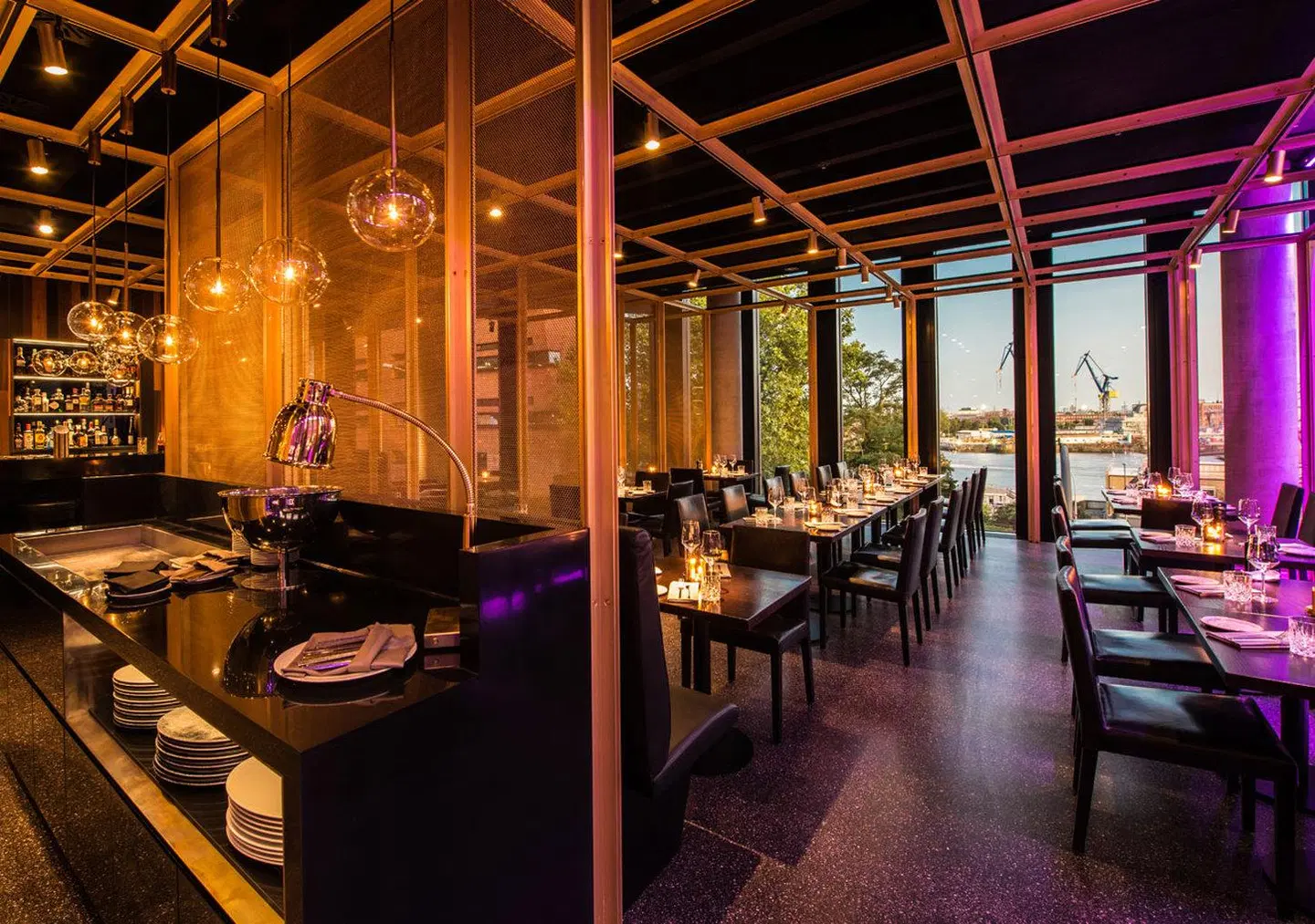Empire Riverside RESTAURANT