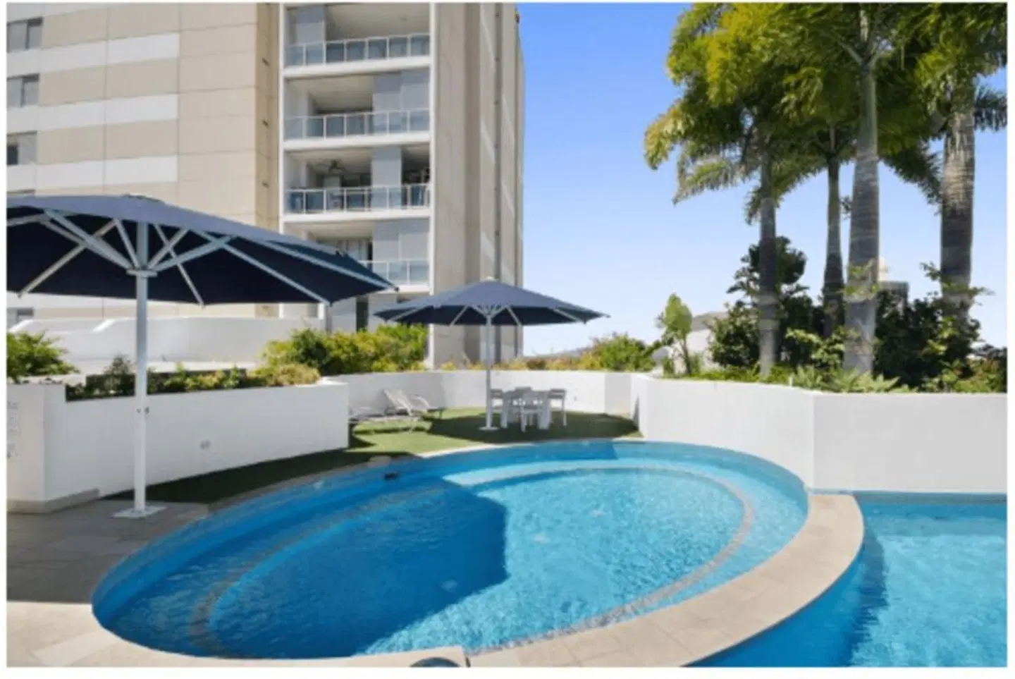 Dalgety Apartments by Vivo OUTDOOR_POOL