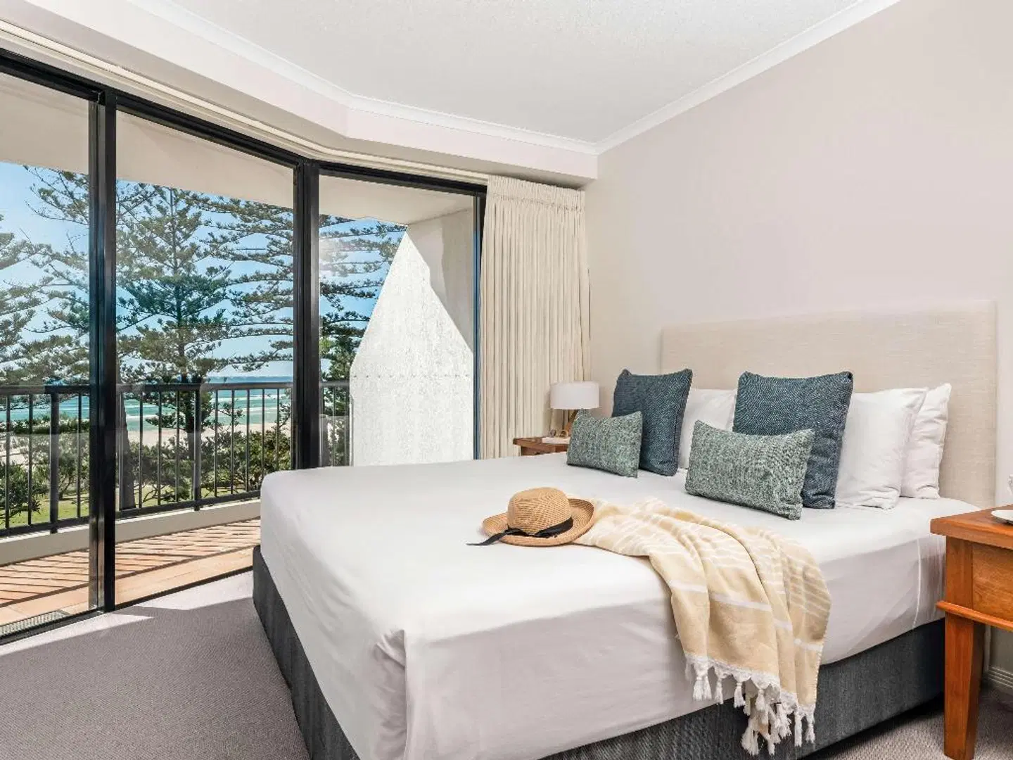 Mantra Coolangatta Beach ROOM_EXAMPLE