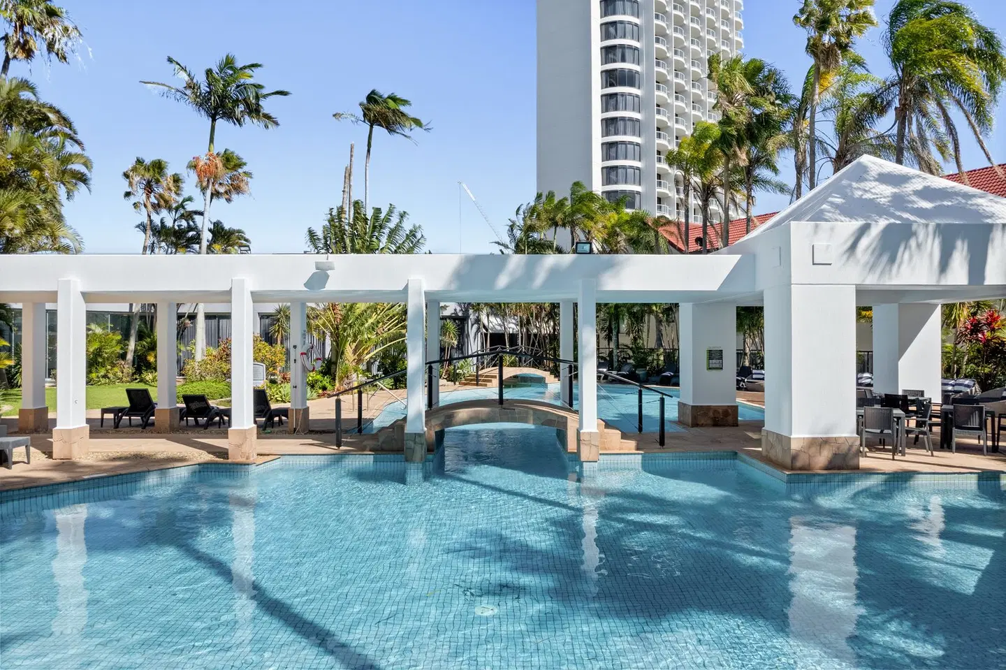 Crowne Plaza Surfers Paradise by IHG OUTDOOR_POOL