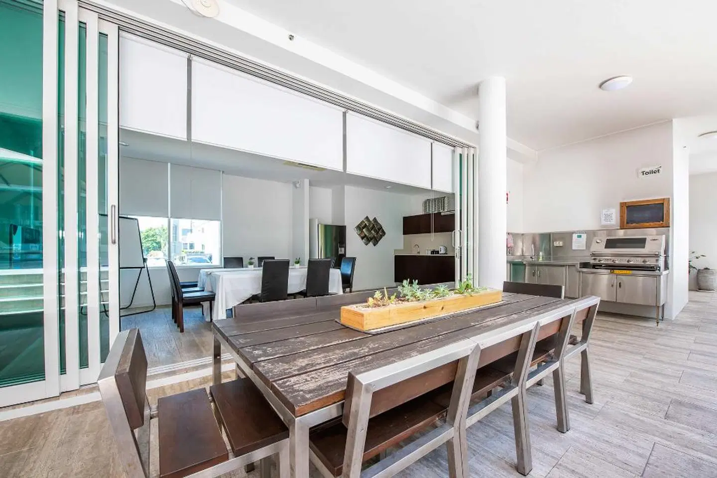 Lanai Riverside Apartments ROOM_EXAMPLE