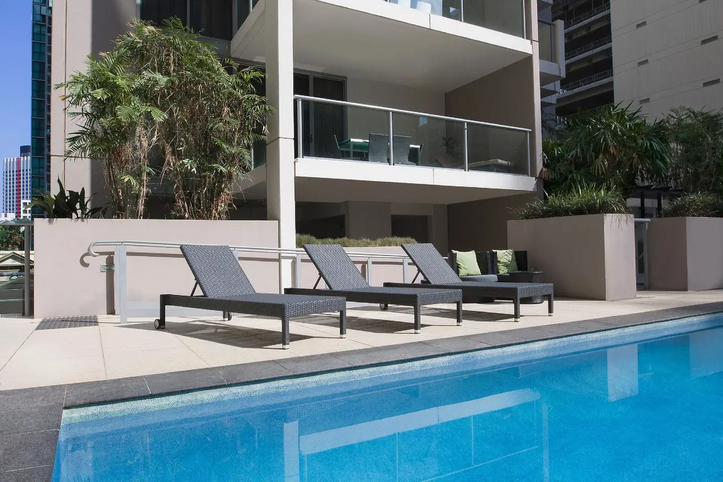 Mantra Midtown OUTDOOR_POOL