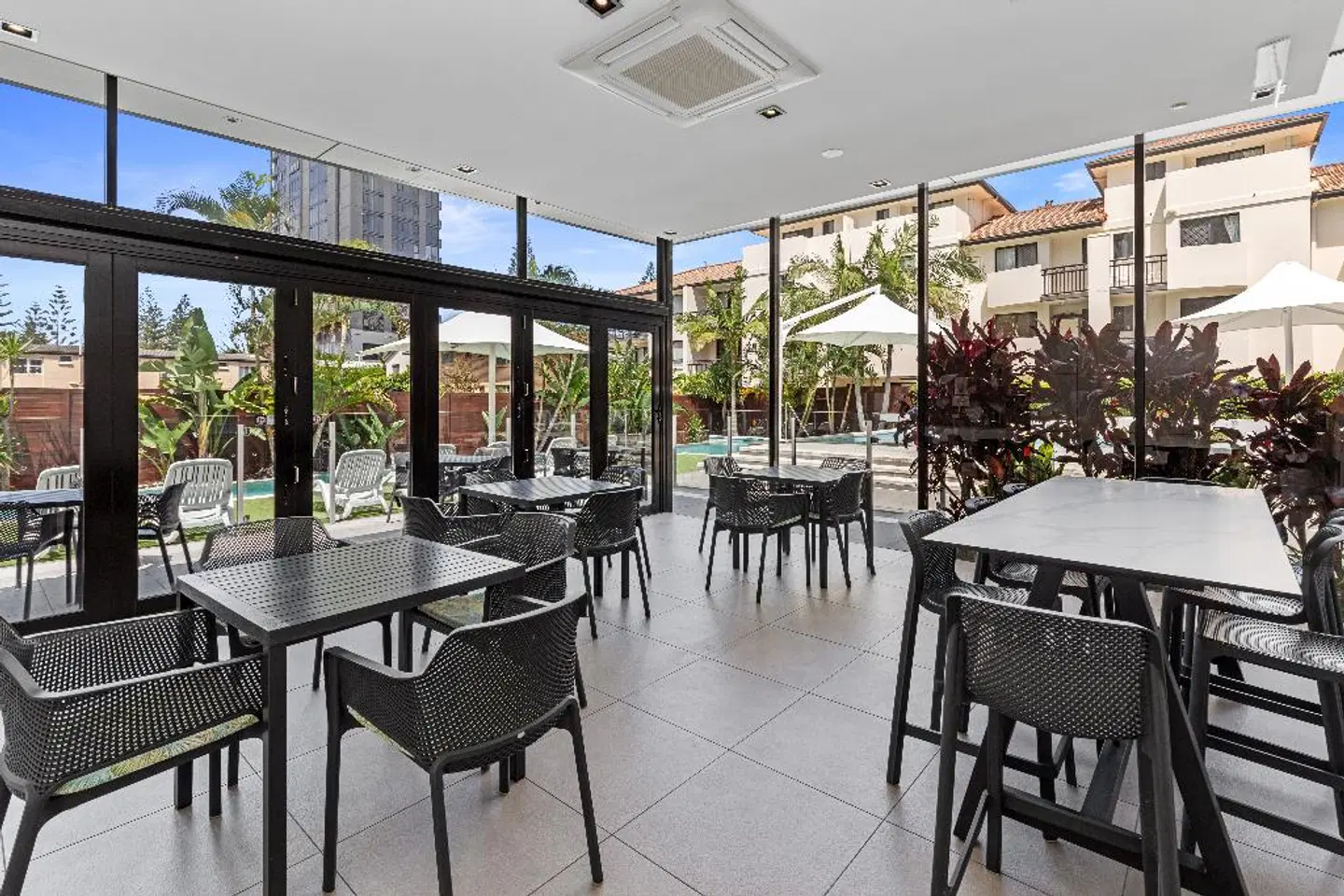 Ultra Broadbeach LOUNGE_LOBBY
