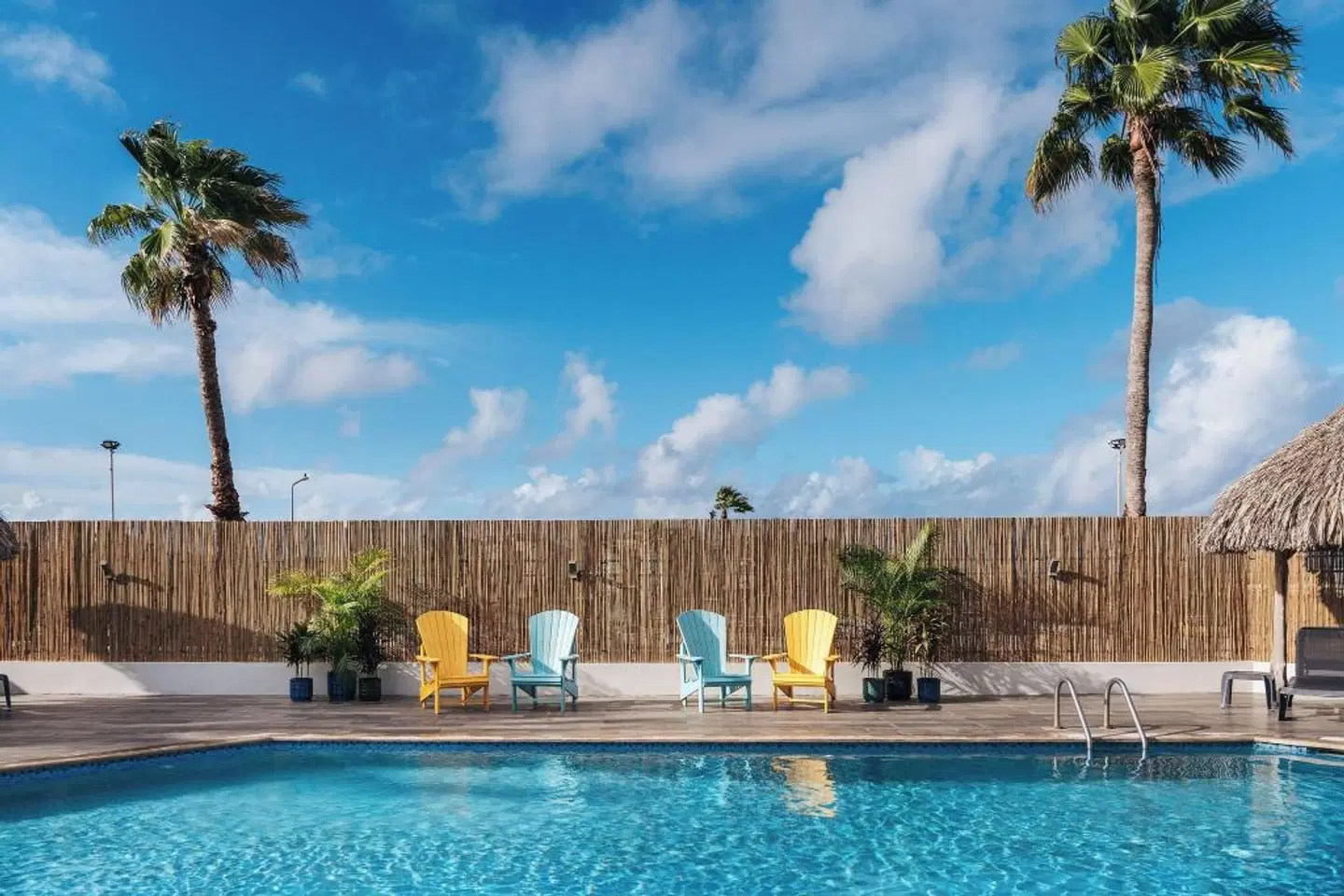 Bon Bini Seaside Resort OUTDOOR_POOL