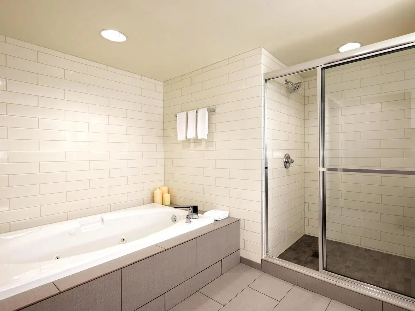 Embassy Suites by Hilton Atlanta - at Centennial Olympic Park Badezimmer