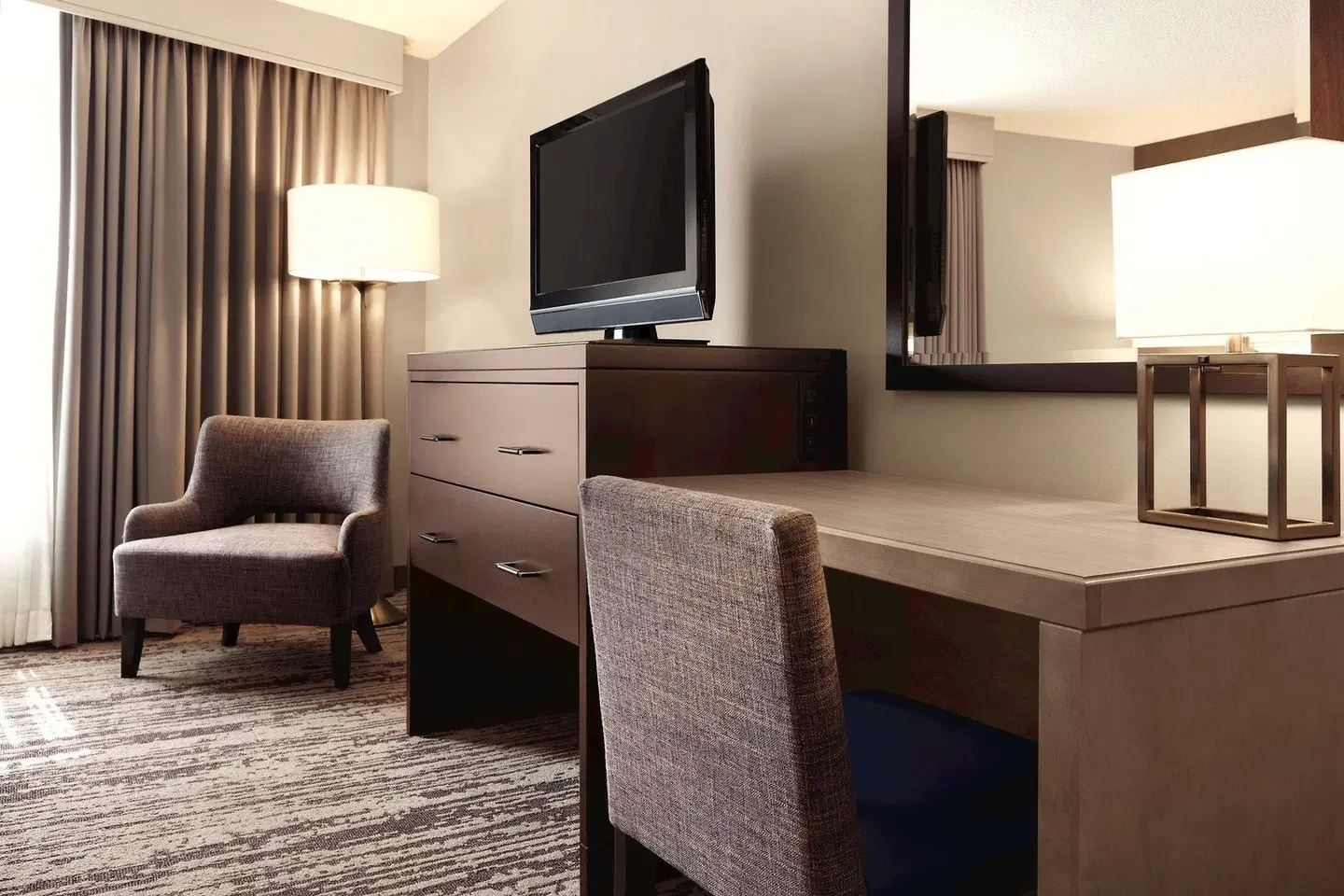 Embassy Suites by Hilton Atlanta - at Centennial Olympic Park ROOM_EXAMPLE
