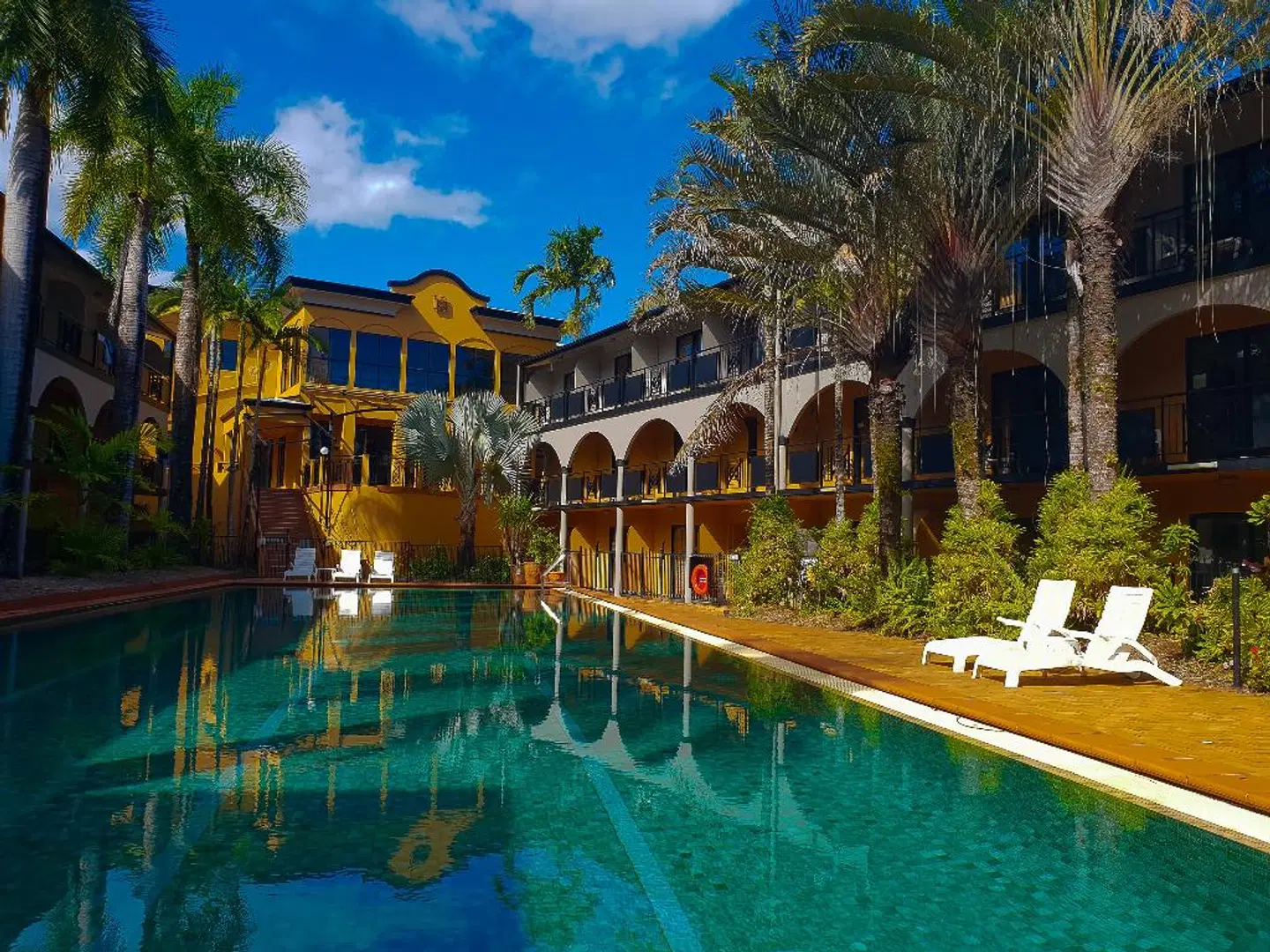 Palm Royale Cairns OUTDOOR_POOL