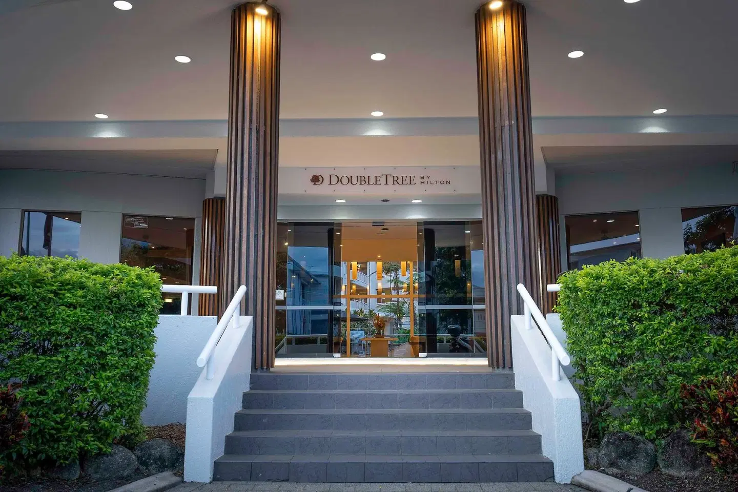DoubleTree by Hilton Hotel Cairns LOUNGE_LOBBY