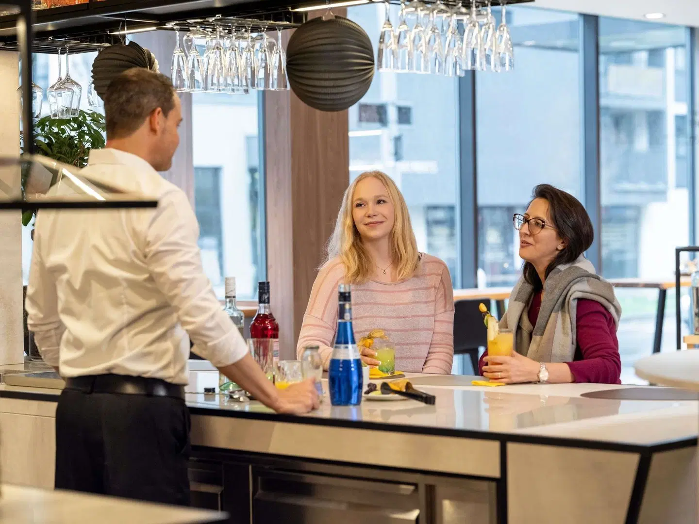 Novotel Suites Wien City Donau PEOPLE