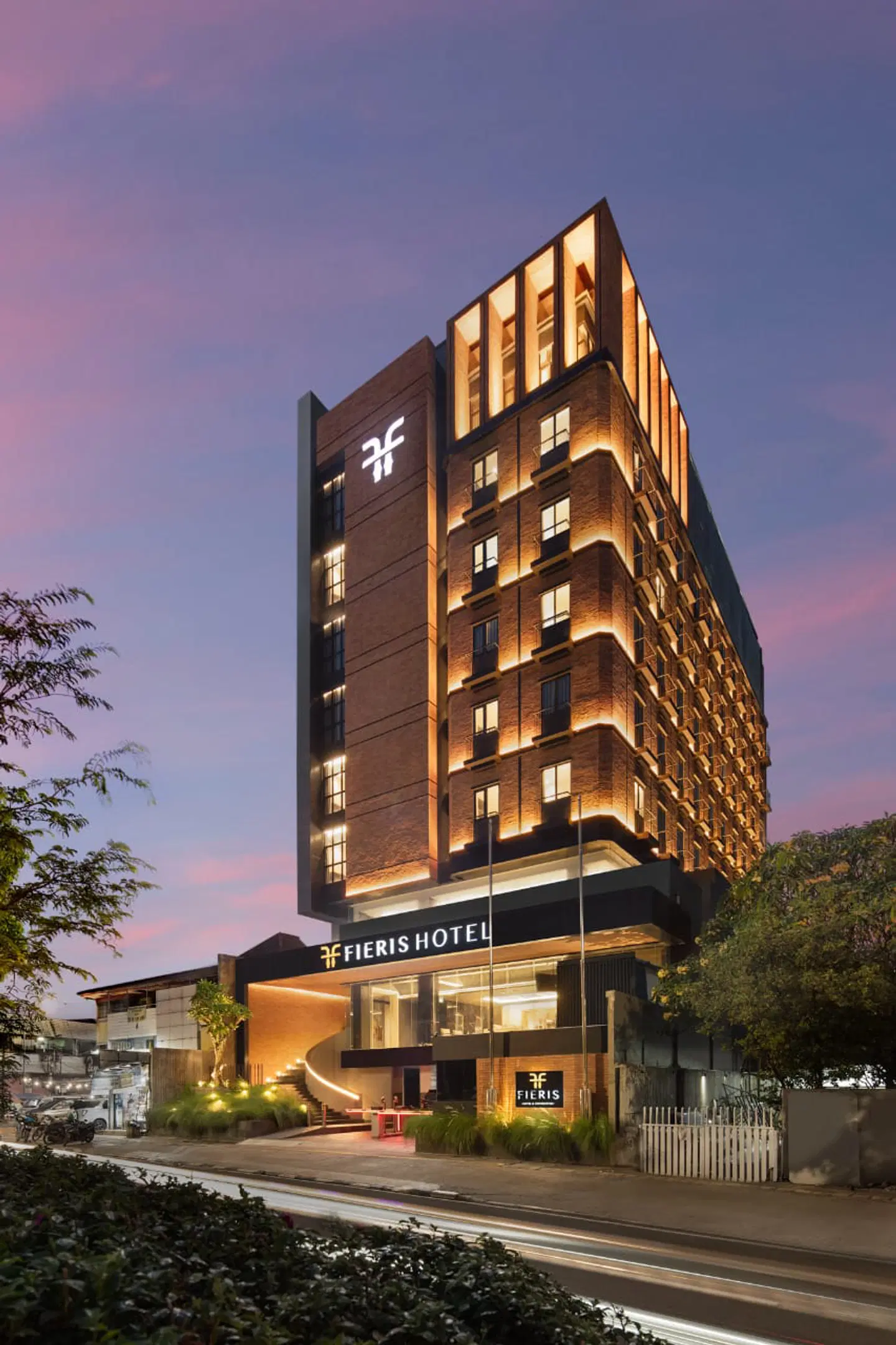 Fieris Hotel EXTERIOR