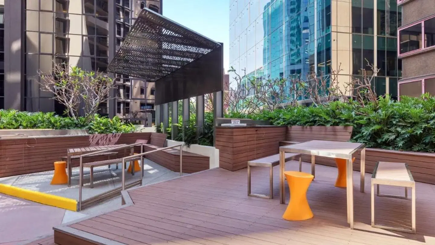 Oaks Brisbane Aurora Suites Terrasse