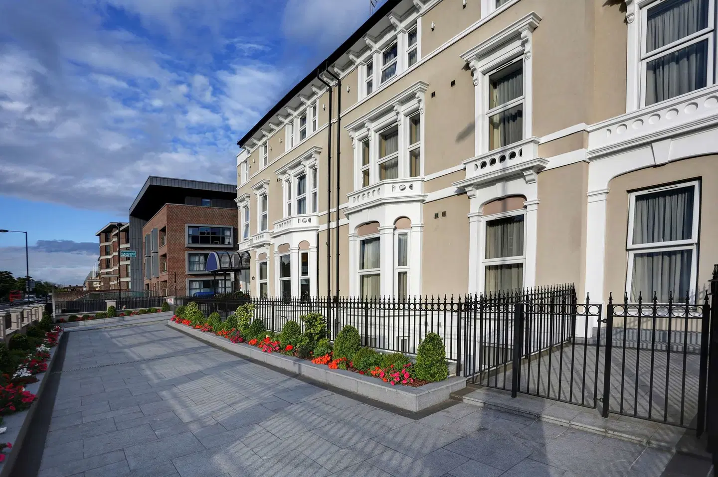 Best Western London Highbury EXTERIOR