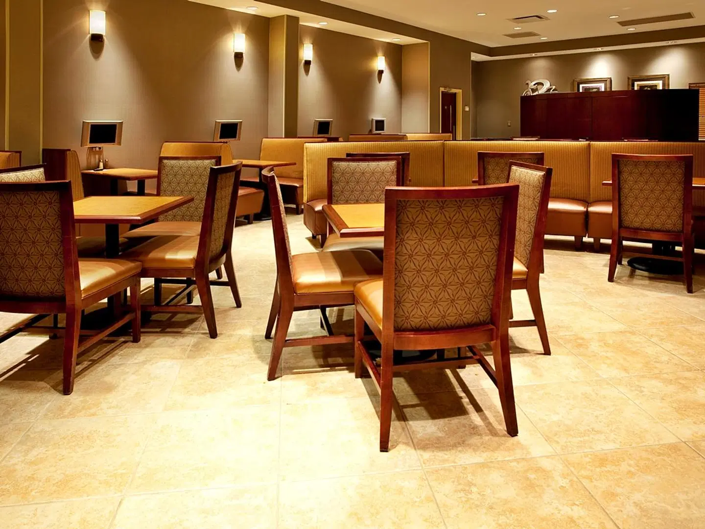 DoubleTree by Hilton Hotel North Charleston - Convention Center Bar