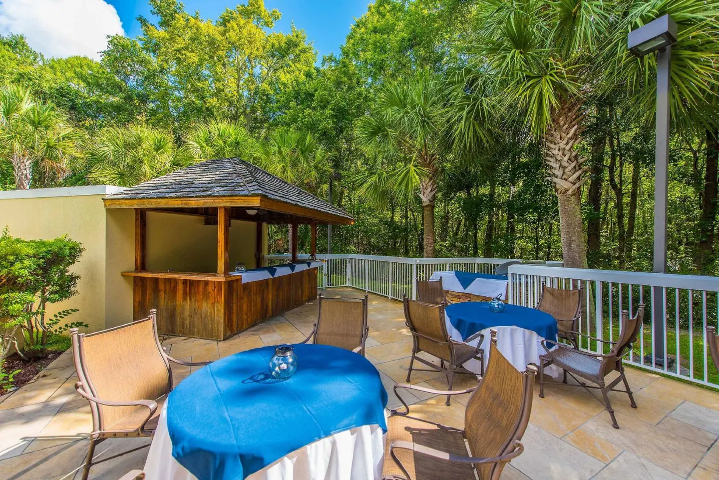 DoubleTree by Hilton Hotel North Charleston - Convention Center Terrasse