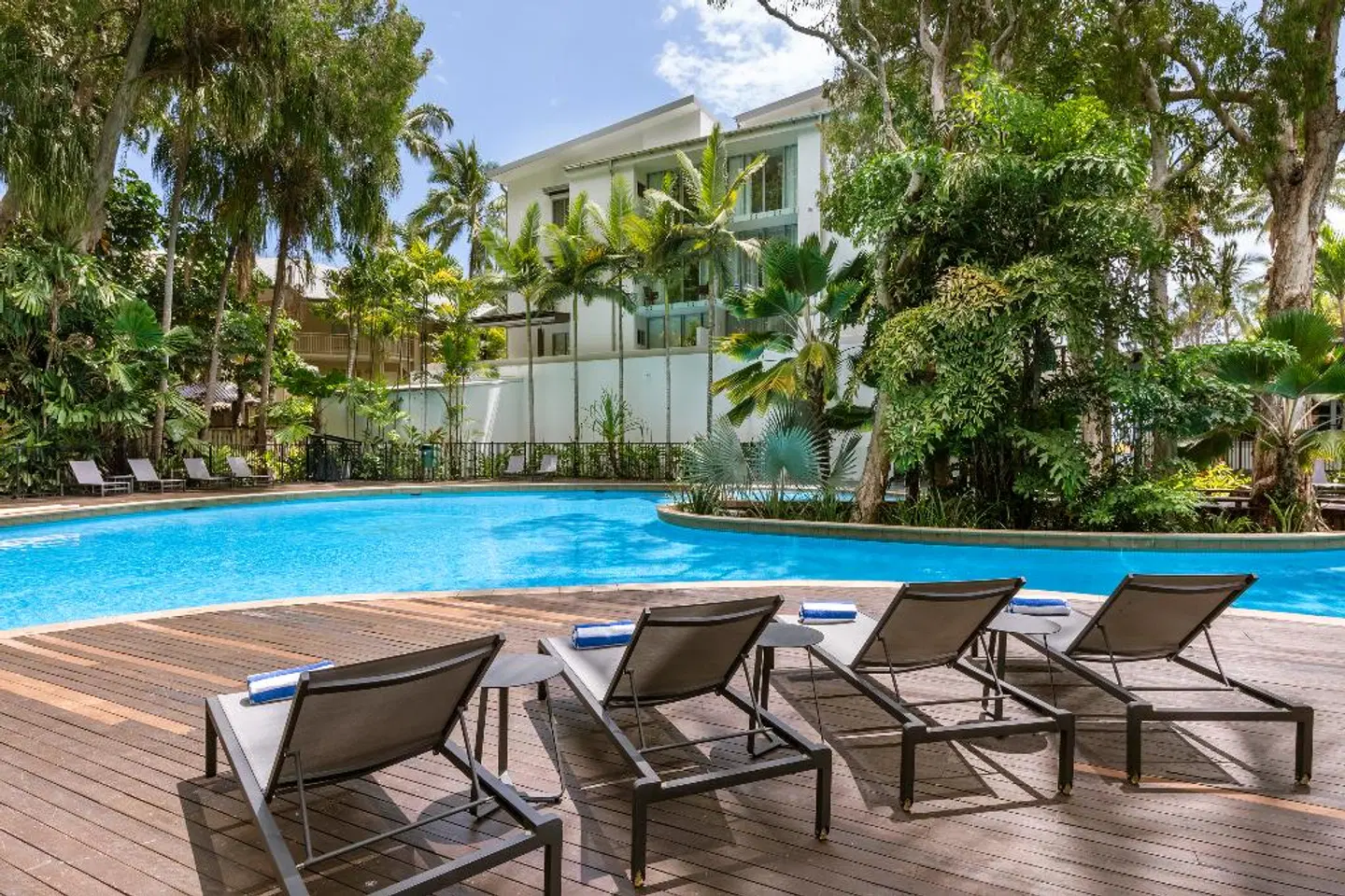 Drift Palm Cove OUTDOOR_POOL