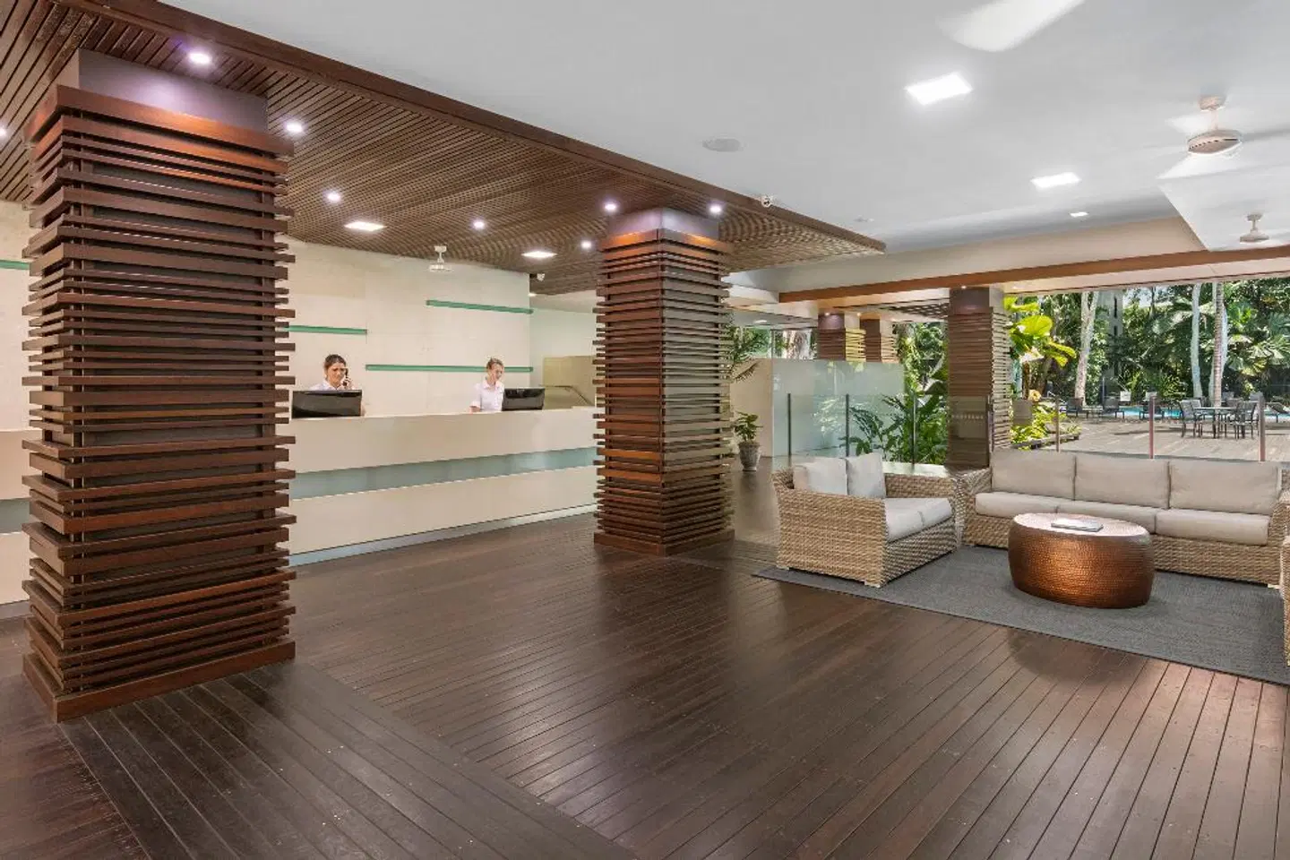Drift Palm Cove LOUNGE_LOBBY