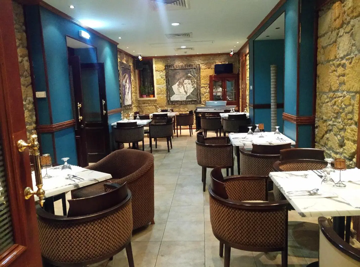 Castelli Hotel Restaurant