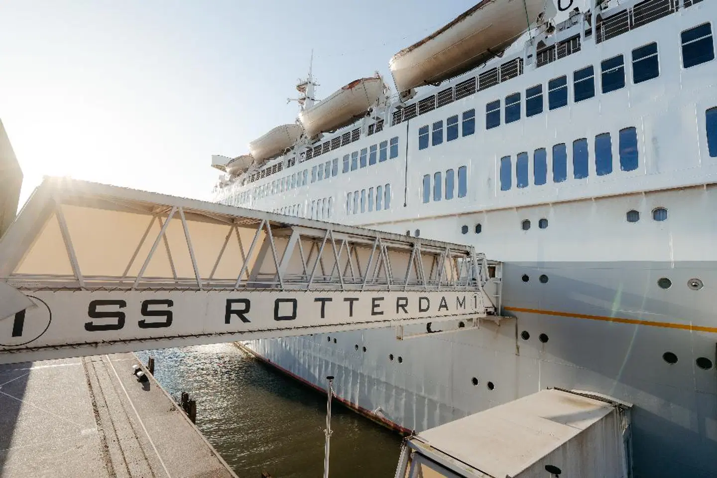 SS Rotterdam by Westcord Hotels Terrasse