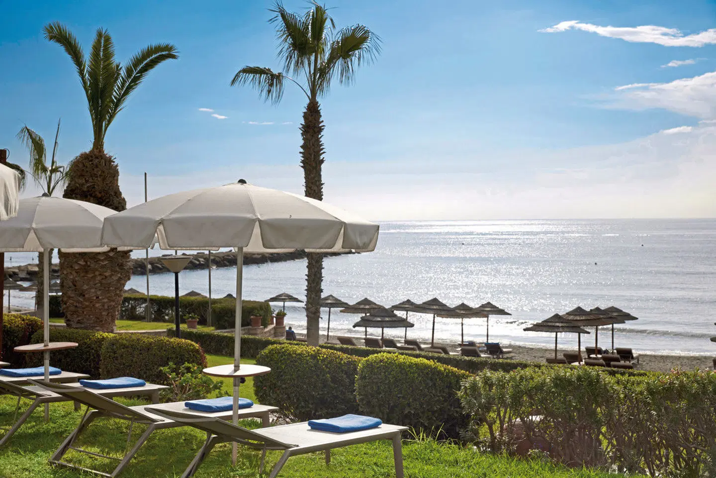 Mediterranean Beach Hotel Terrasse
