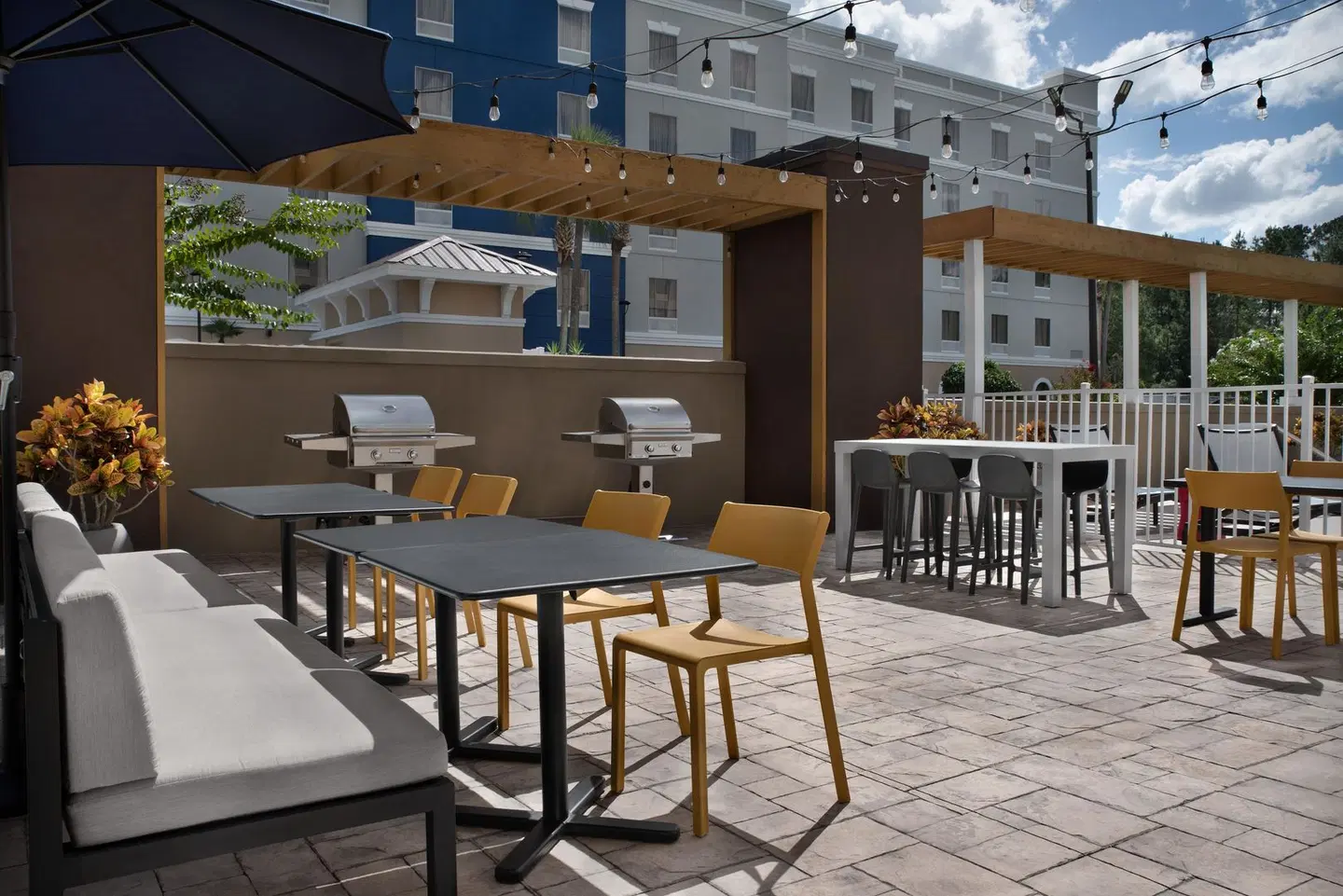 Home2 Suites by Hilton Lake City Terrasse