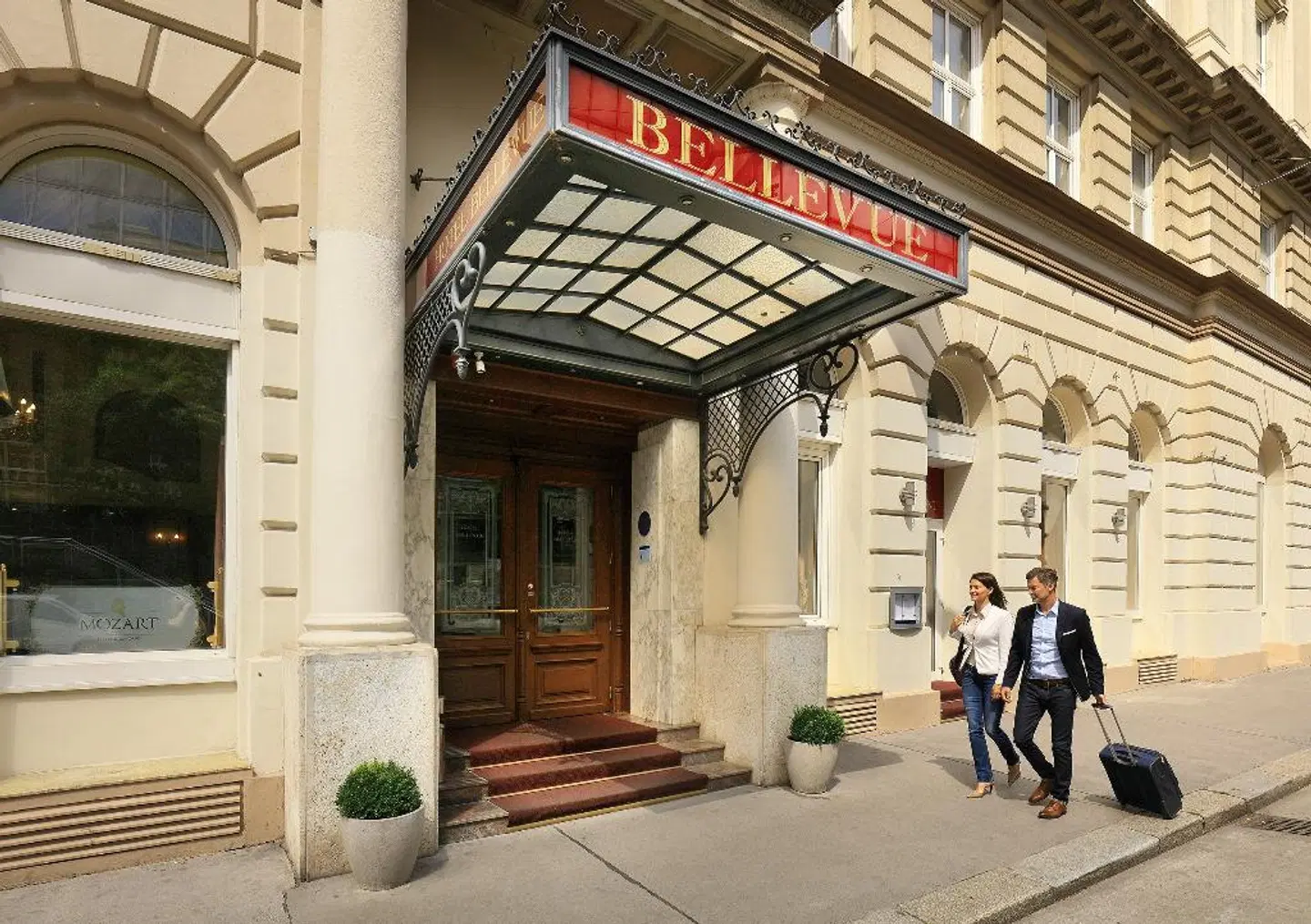 Bellevue Hotel EXTERIOR