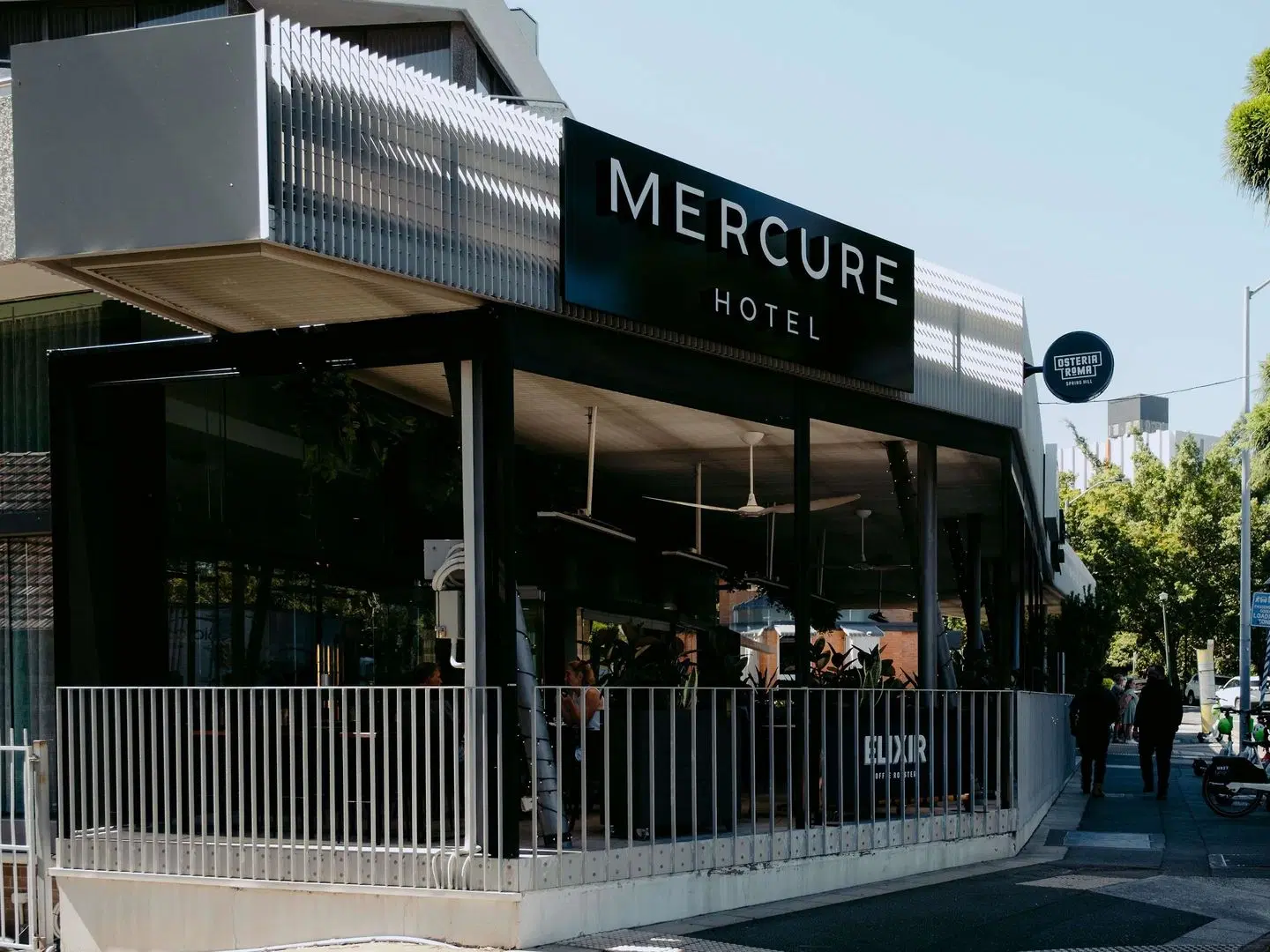 Mercure Brisbane Spring Hill EXTERIOR