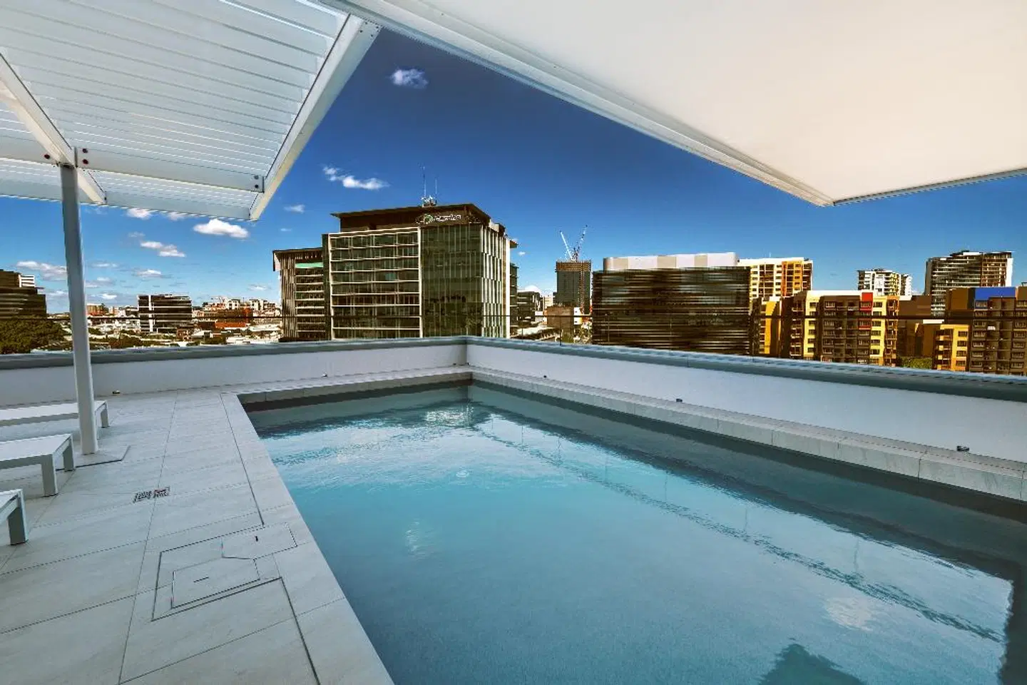 Belise Apartments OUTDOOR_POOL