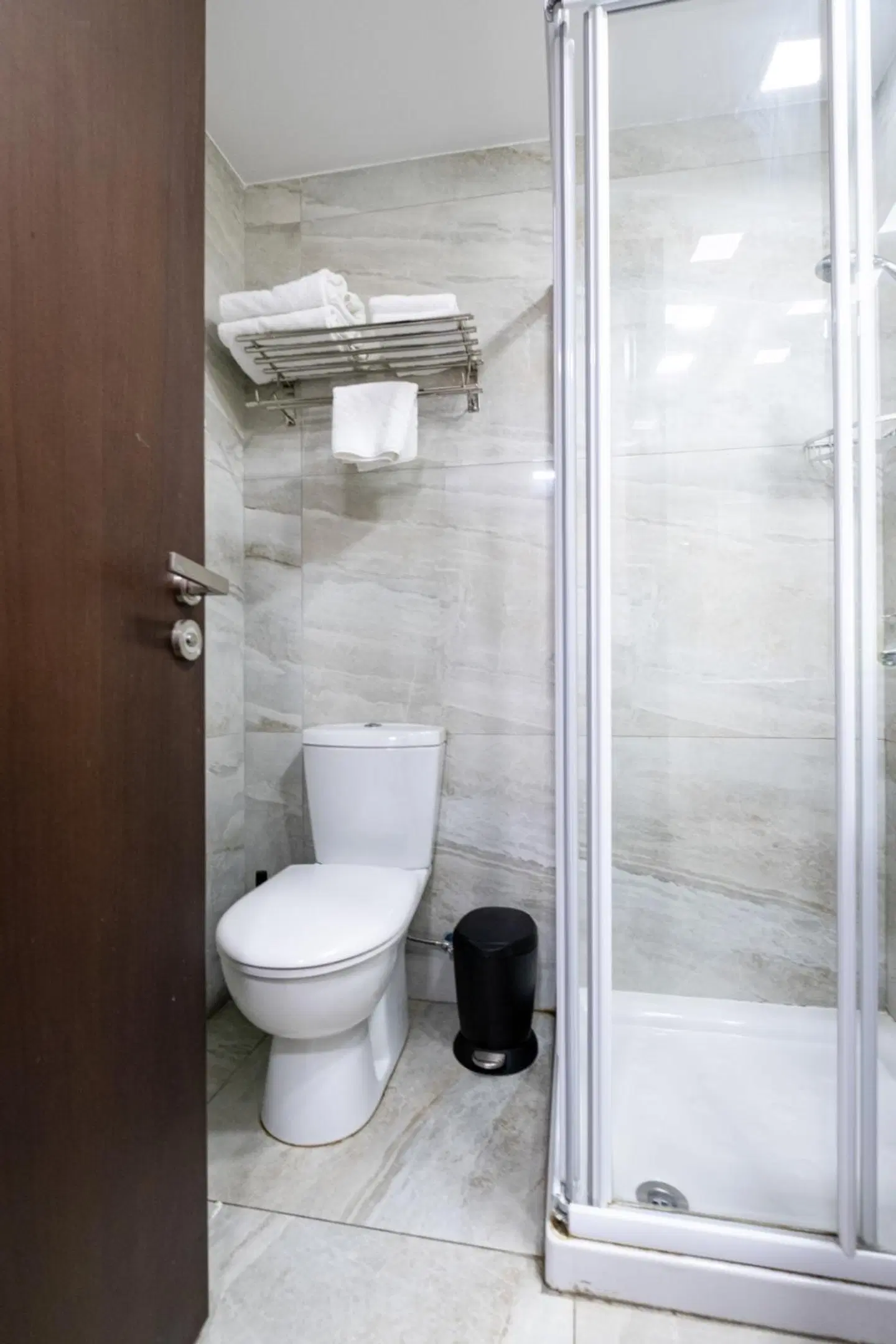 Livadhiotis City Hotel Badezimmer