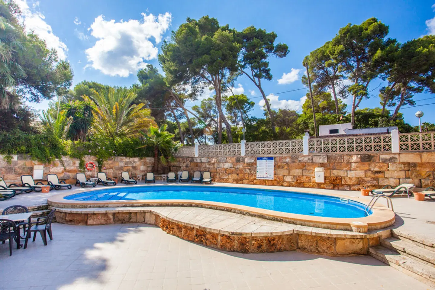 Ben Hur OUTDOOR_POOL