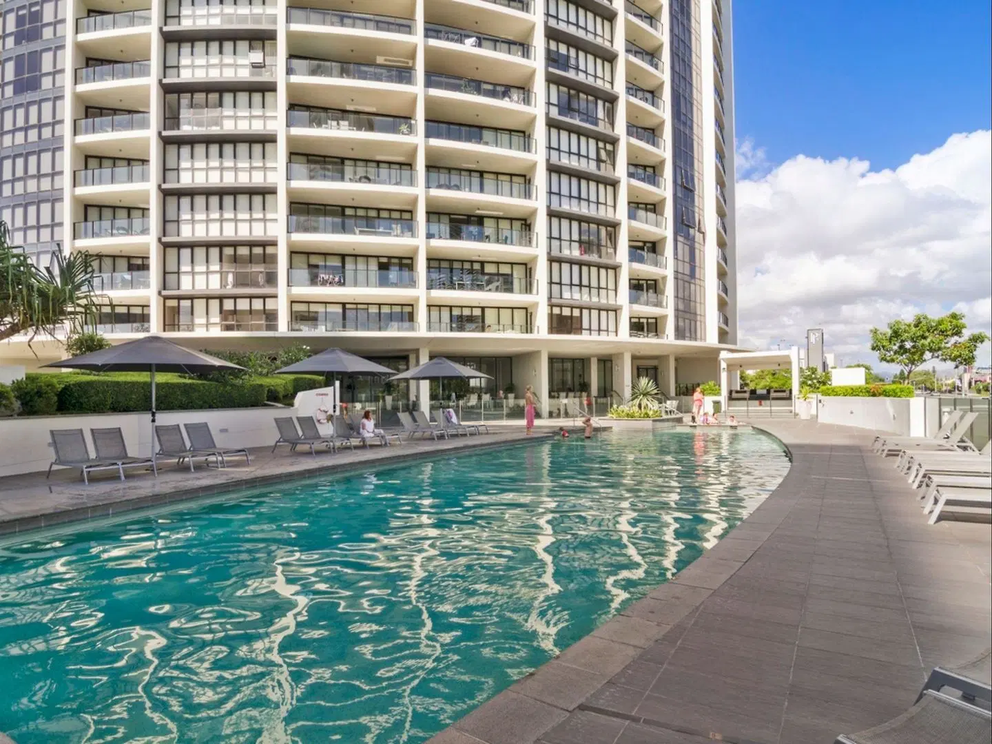Mantra Sierra Grand OUTDOOR_POOL