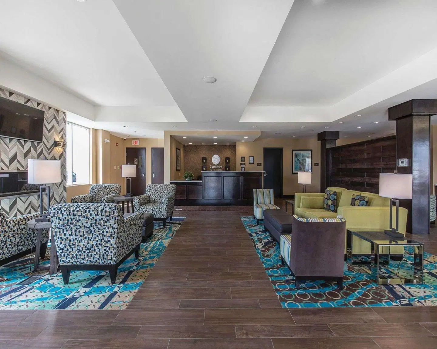 Comfort Inn & Suites Airport North LOUNGE_LOBBY