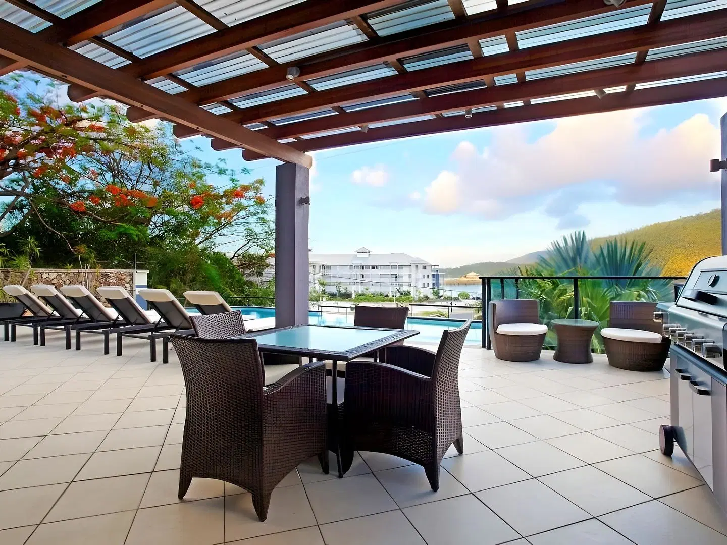 at Waterfront Whitsunday Retreat Terrasse