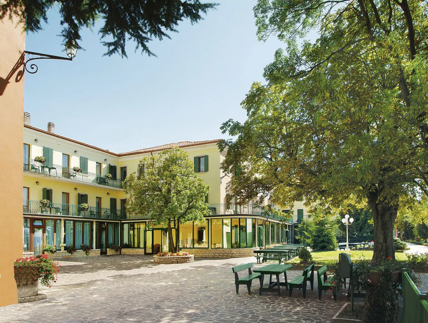 Park Hotel Jolanda EXTERIOR