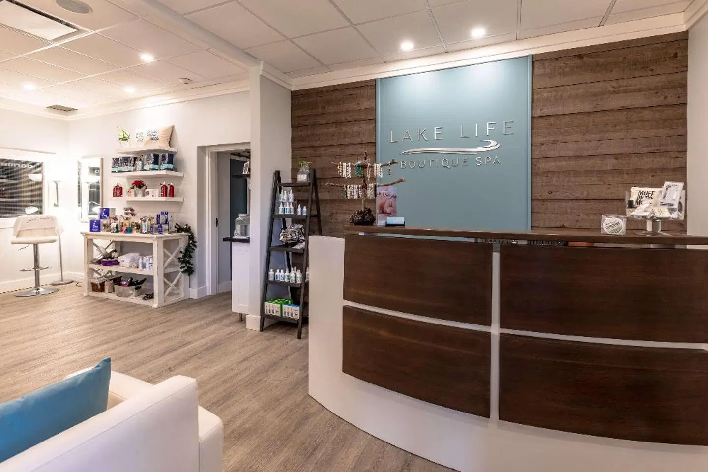 Prestige Harbourfront Resort Salmon Arm LOUNGE_LOBBY