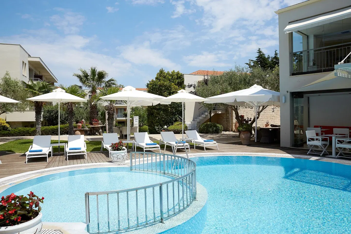 Renaissance Hanioti OUTDOOR_POOL
