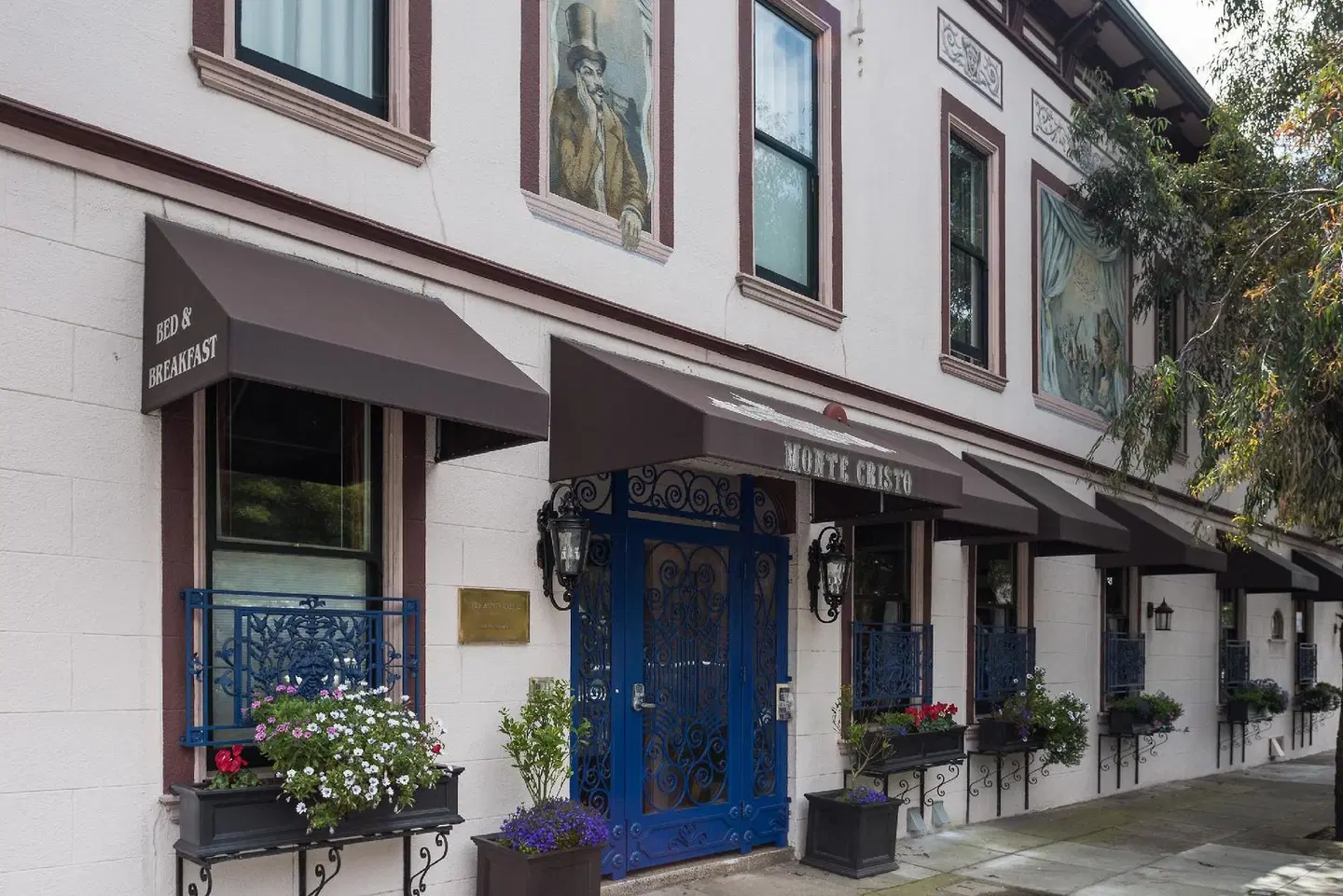 Monte Cristo EXTERIOR