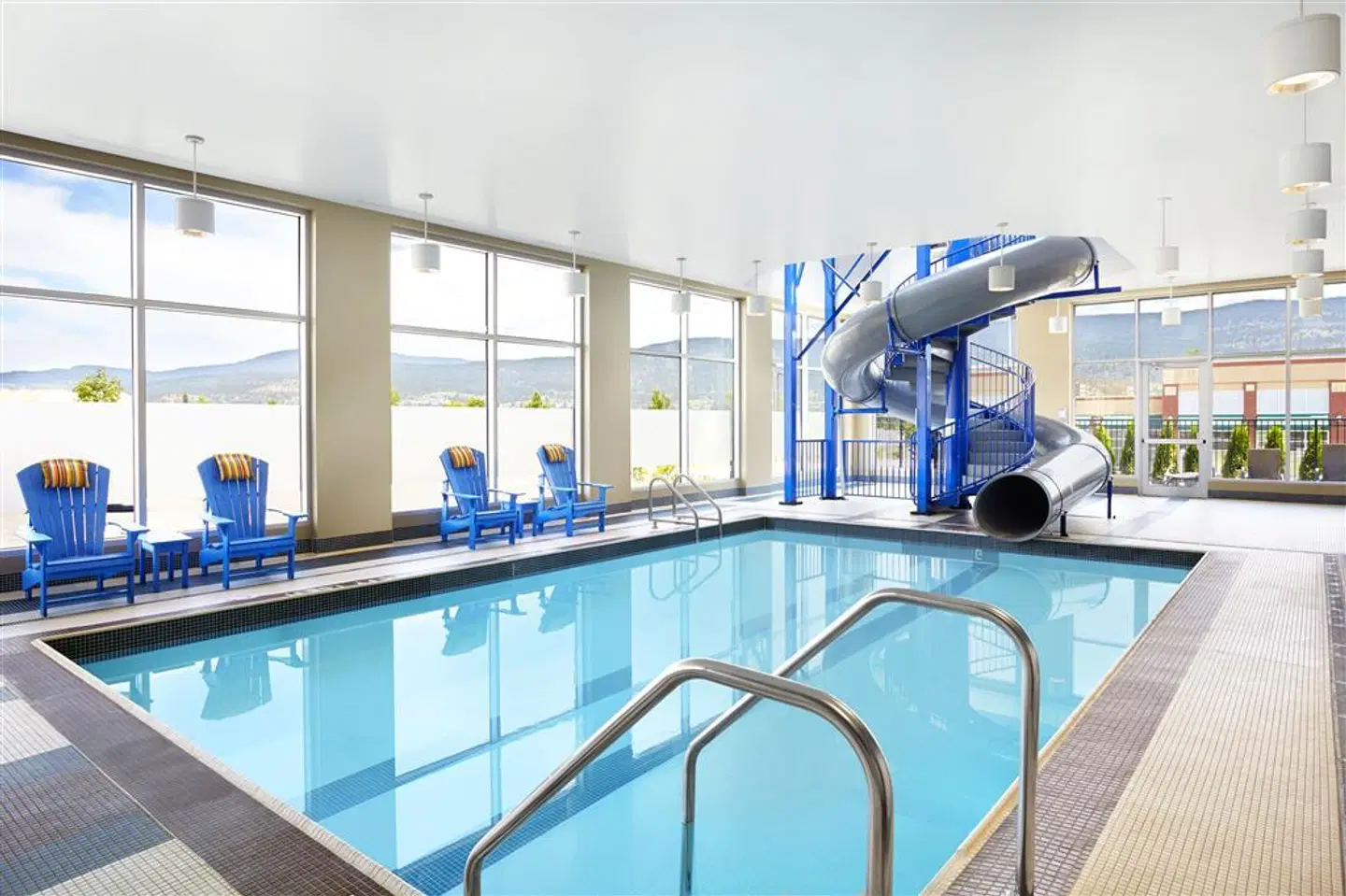 Four Points by Sheraton Kelowna Airport Hallenbad