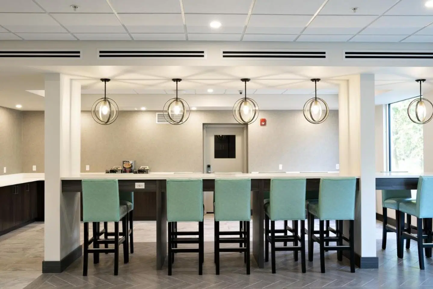 Coast Oliver Hotel Bar